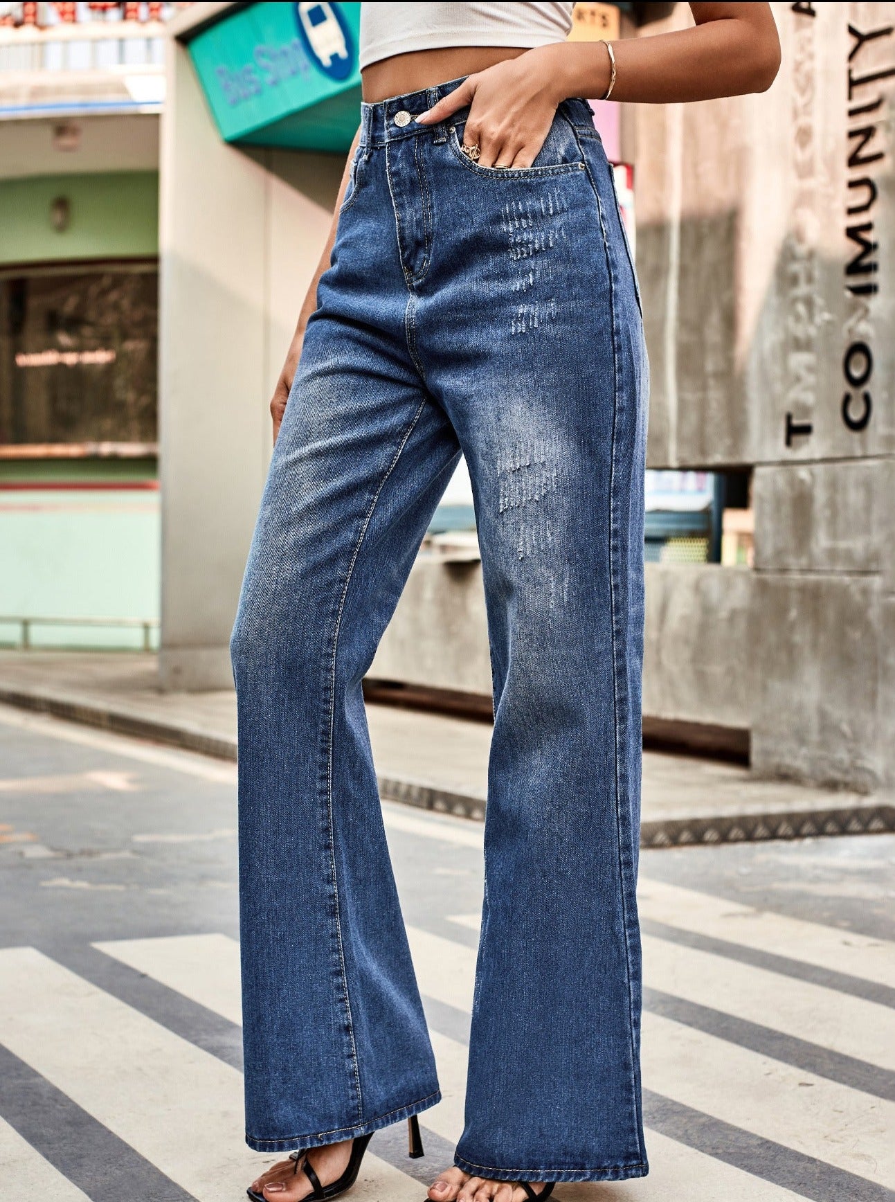 Buttoned Loose Fit Washed Denim Jeans