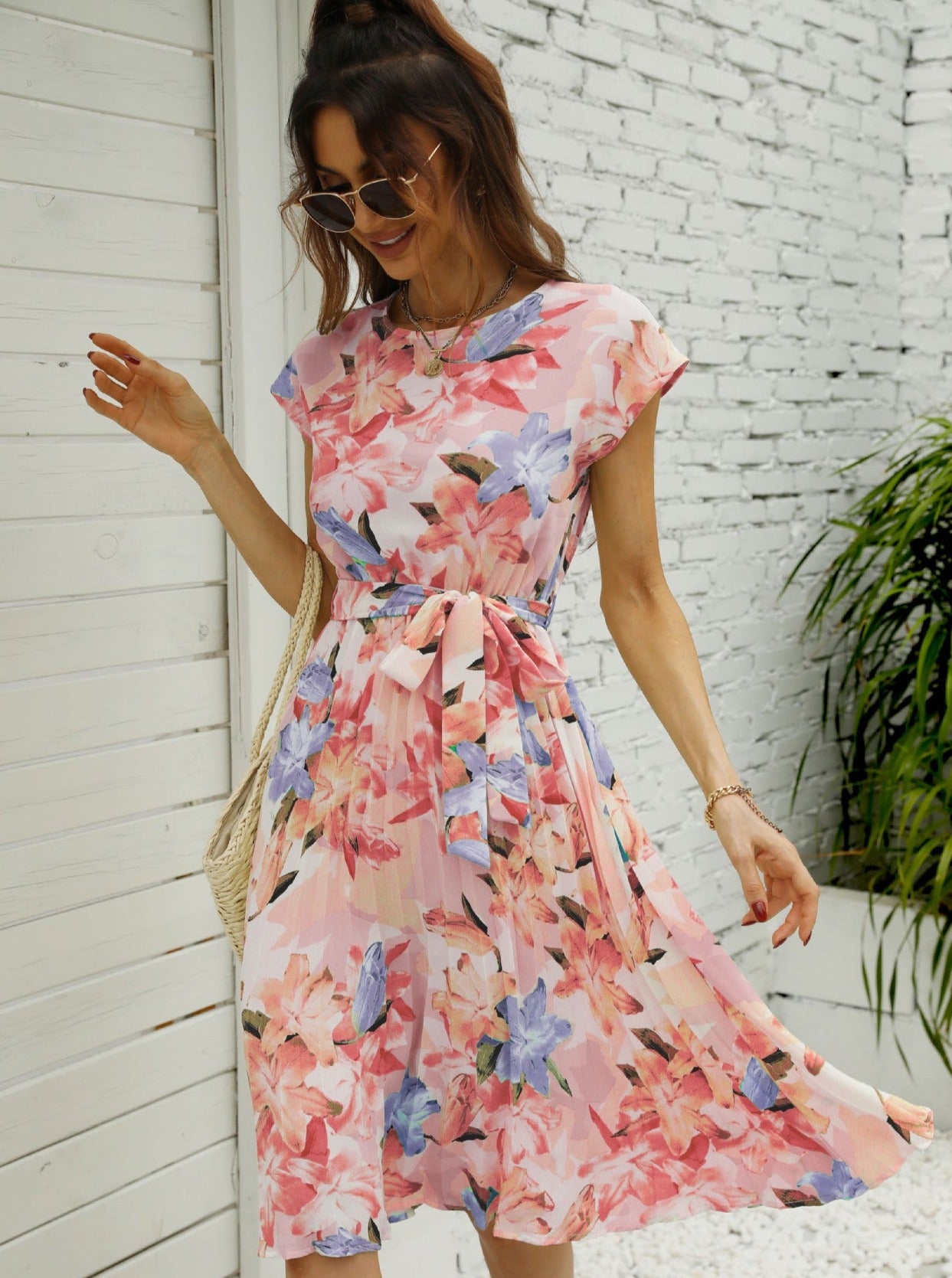 Floral Printed Round Neck Pleated Dress