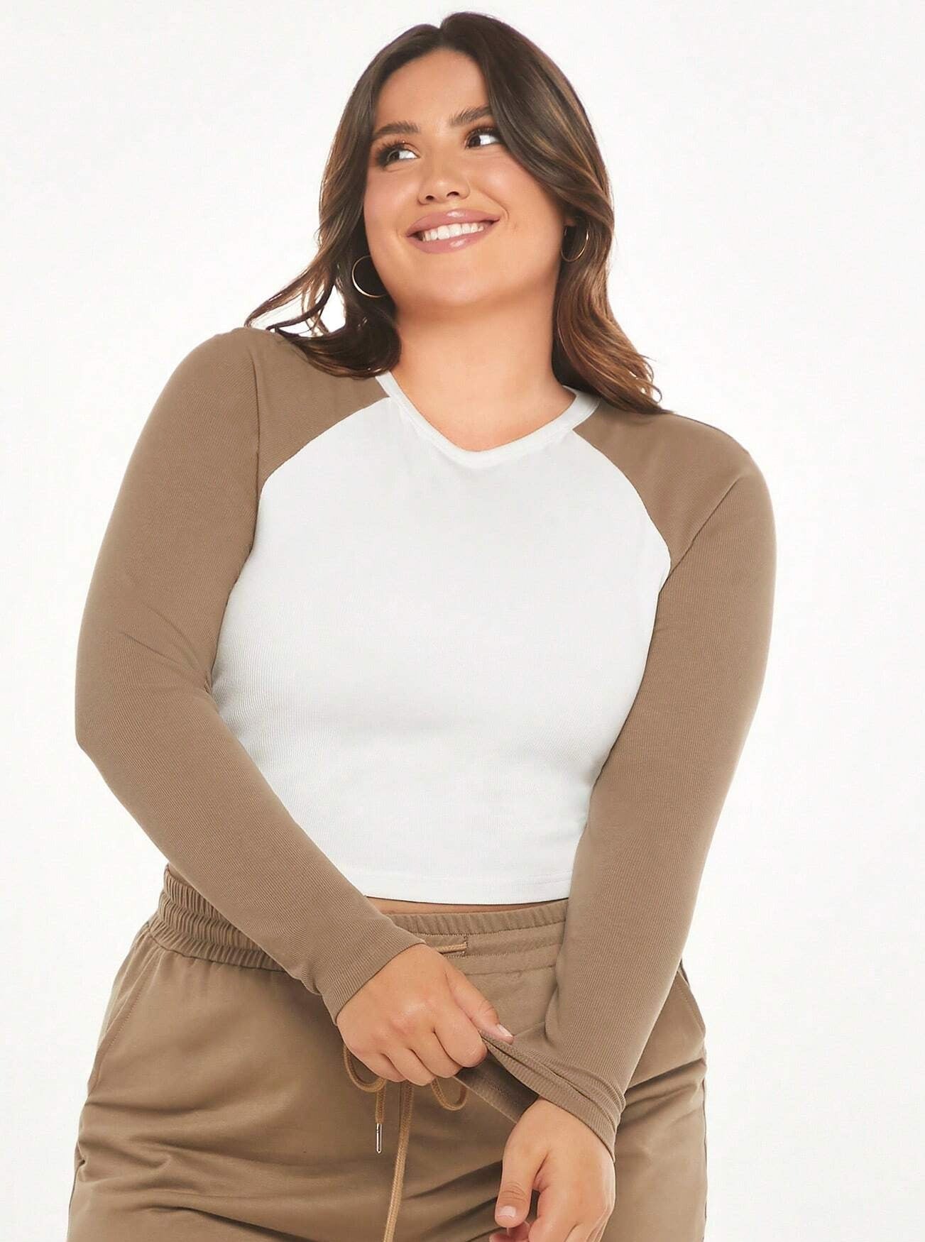Plus Sized Contrasting Color Winter Round Neck Long-Sleeved Top