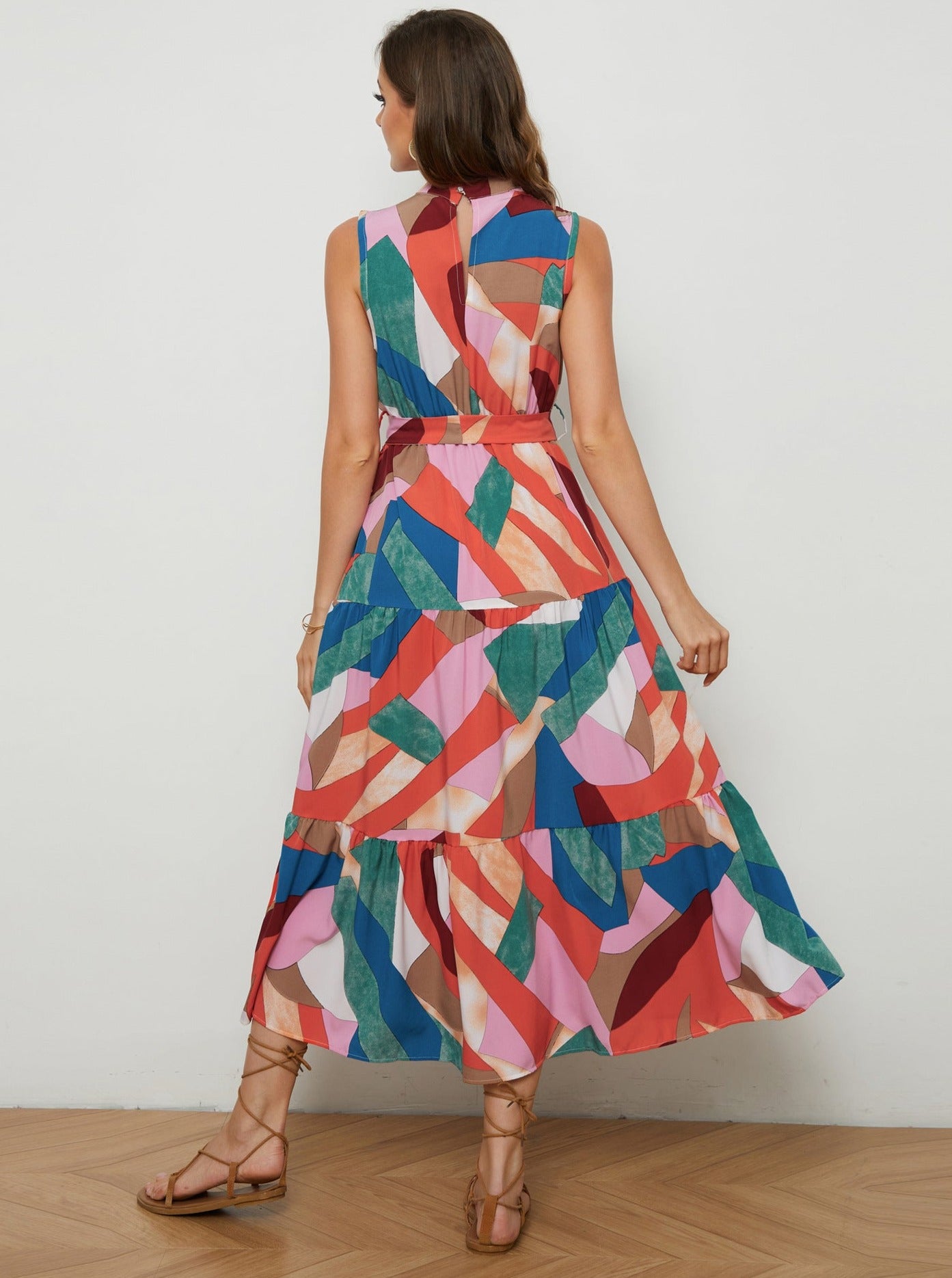 Geometrisk trykt ærmeløs kjole med snørebånd 