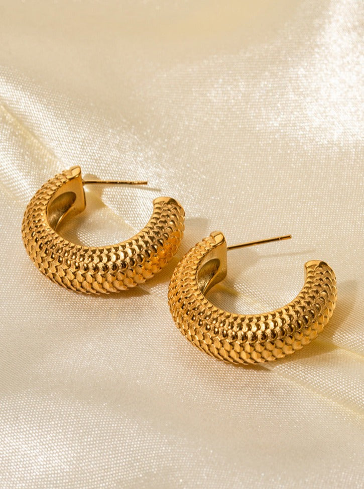 18K Gold Stainless Steel Thick Cylindrical Fish Scale C-Shaped Earrings