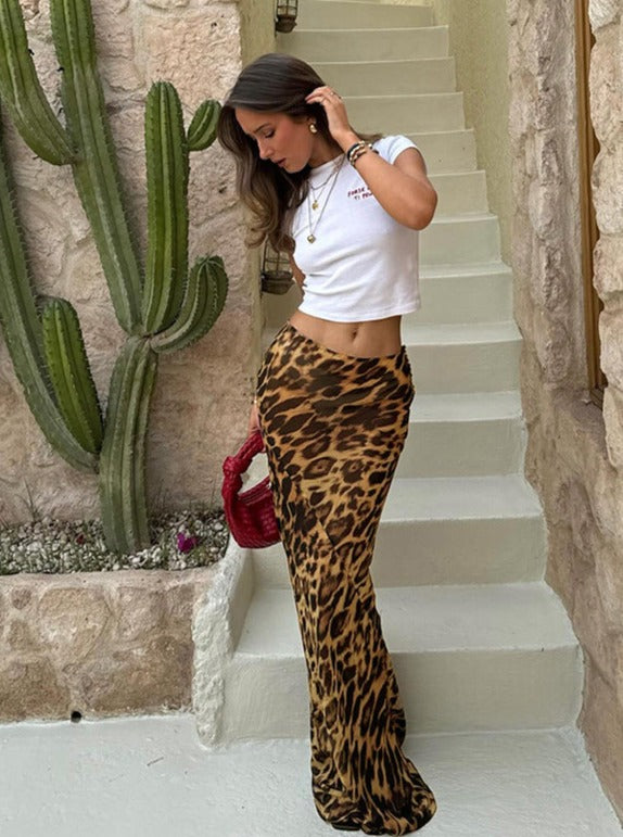 Lang nederdel med leopardprint 