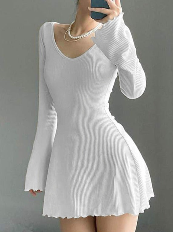 Knitted Black and White Ruffle Sleeve Sweater Slim Dress