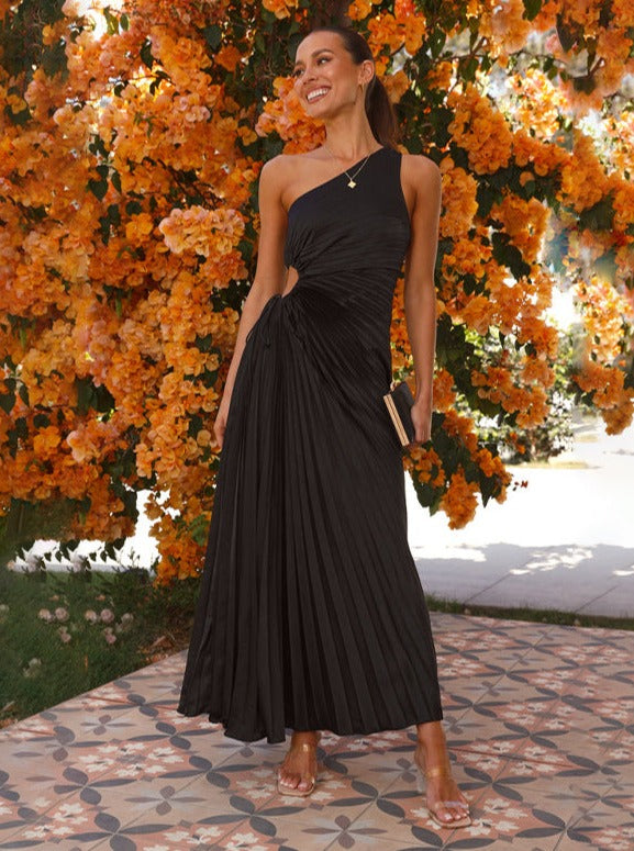 Black Pleated Slim One Shoulder Hollow Dress