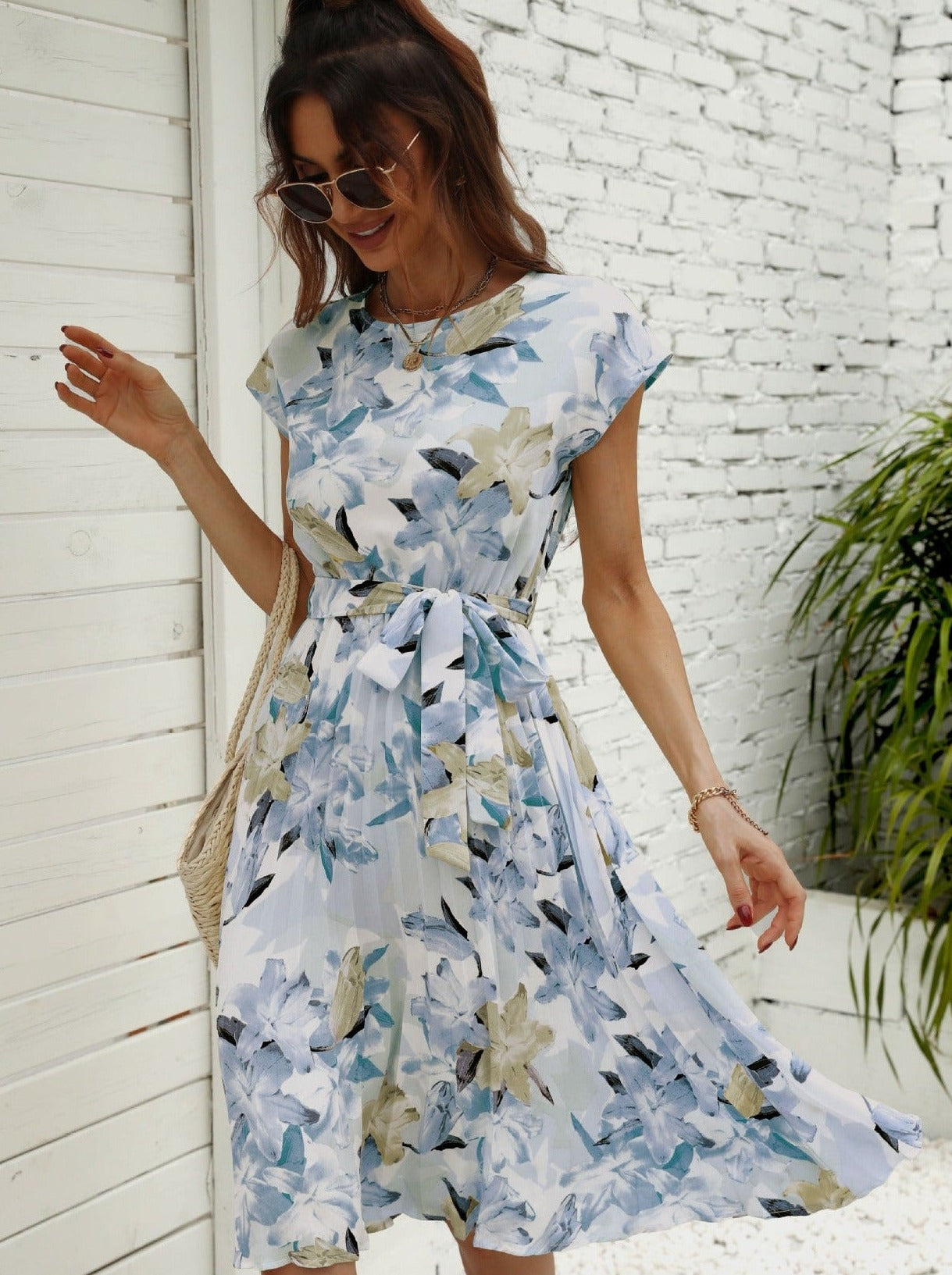 Floral Printed Round Neck Pleated Dress