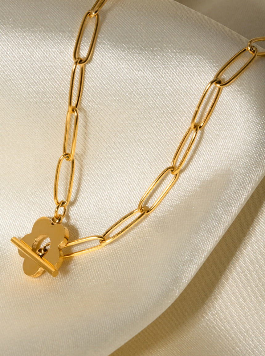 18K Gold Plated Floral Pendant Necklace